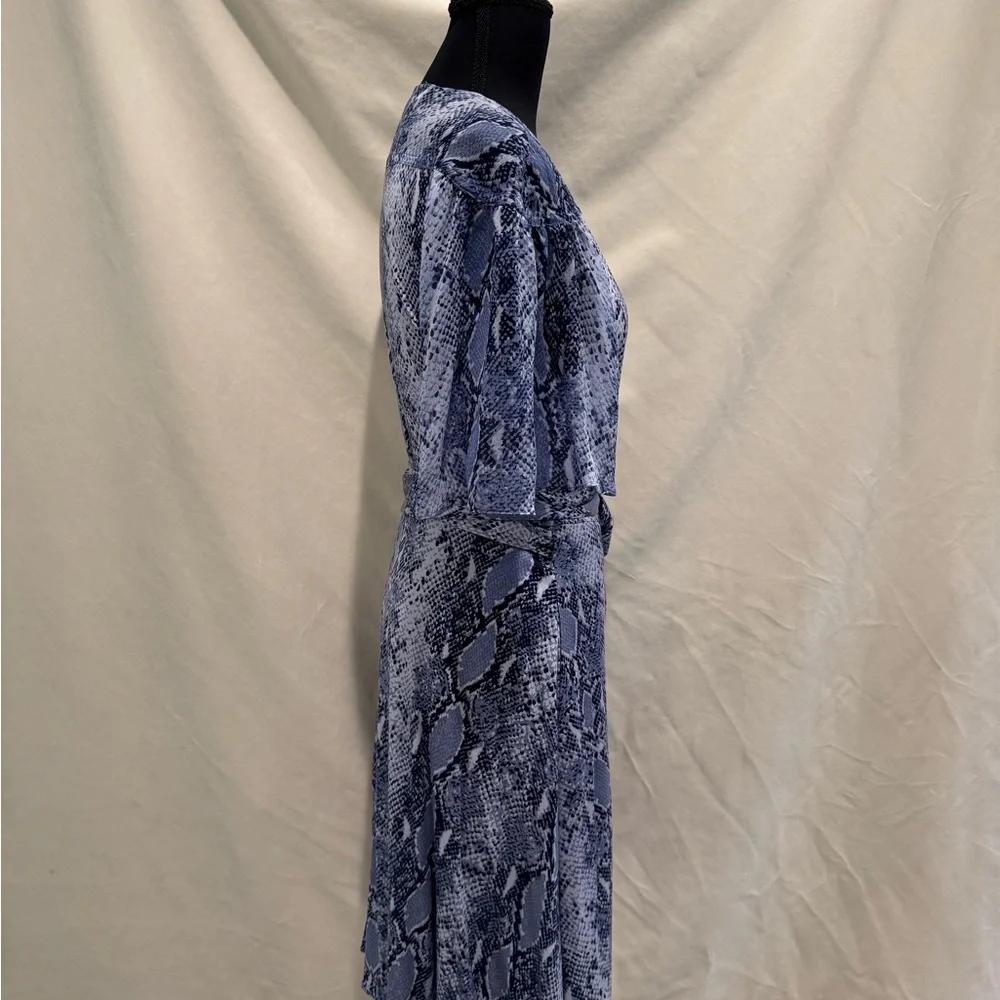 Diane Von Furstenberg Silk Blue Snake Print Wrap Dress - Picture 2 of 11